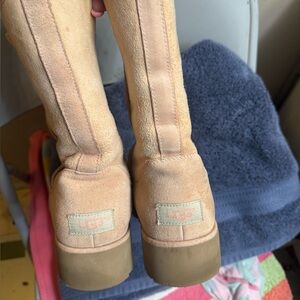 UGG Tan Suede Boots Peach color.